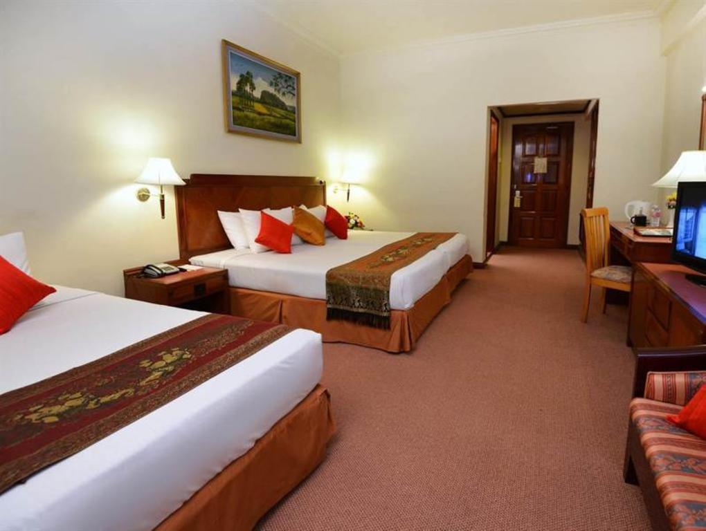 Holiday Villa Hotel City Centre Phnom Penh Eksteriør billede