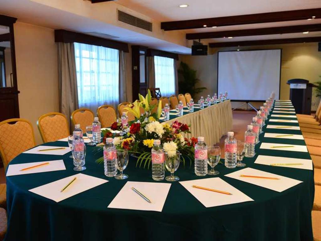 Holiday Villa Hotel City Centre Phnom Penh Eksteriør billede
