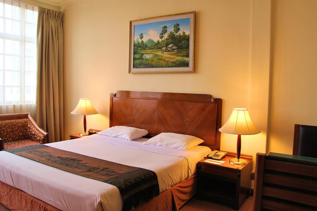 Holiday Villa Hotel City Centre Phnom Penh Eksteriør billede