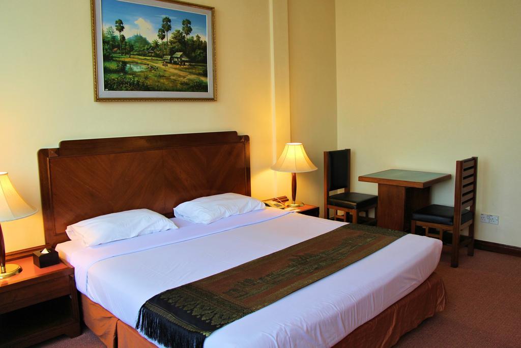 Holiday Villa Hotel City Centre Phnom Penh Værelse billede