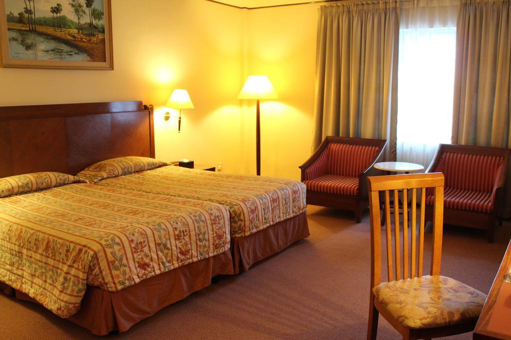 Holiday Villa Hotel City Centre Phnom Penh Værelse billede