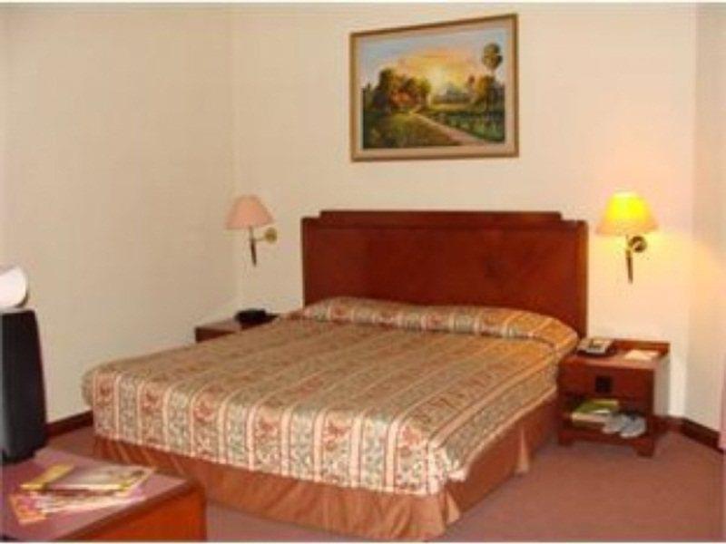 Holiday Villa Hotel City Centre Phnom Penh Eksteriør billede