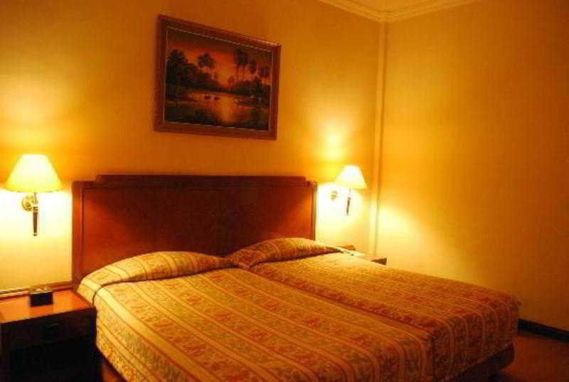 Holiday Villa Hotel City Centre Phnom Penh Eksteriør billede